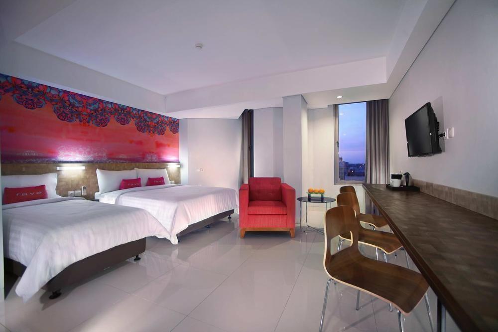 Aston Inn Pantai Losari Makassar Macáçar Exterior foto