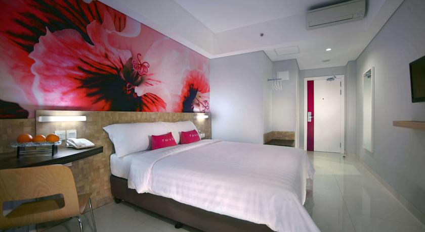 Aston Inn Pantai Losari Makassar Macáçar Exterior foto