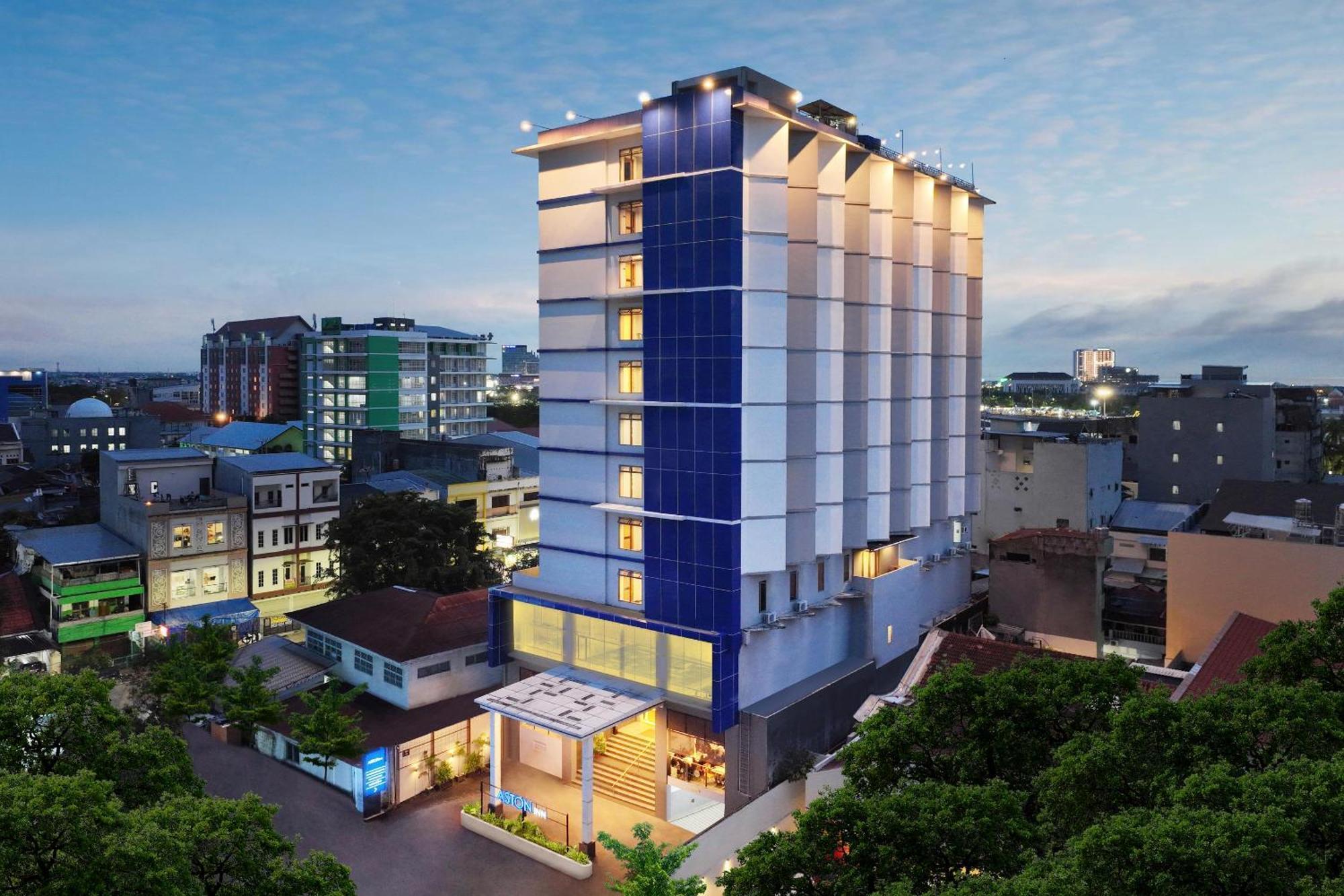 Aston Inn Pantai Losari Makassar Macáçar Exterior foto